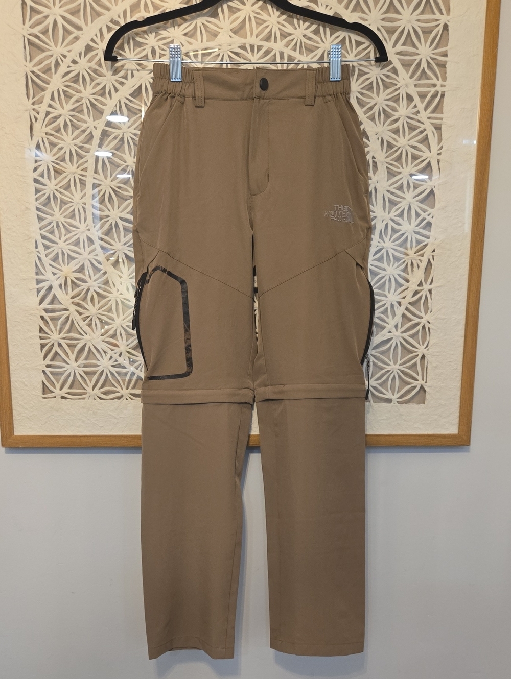 The North Face Kids Small 7/8 Tan Convertible Zip Off Hiking Cargo Pants